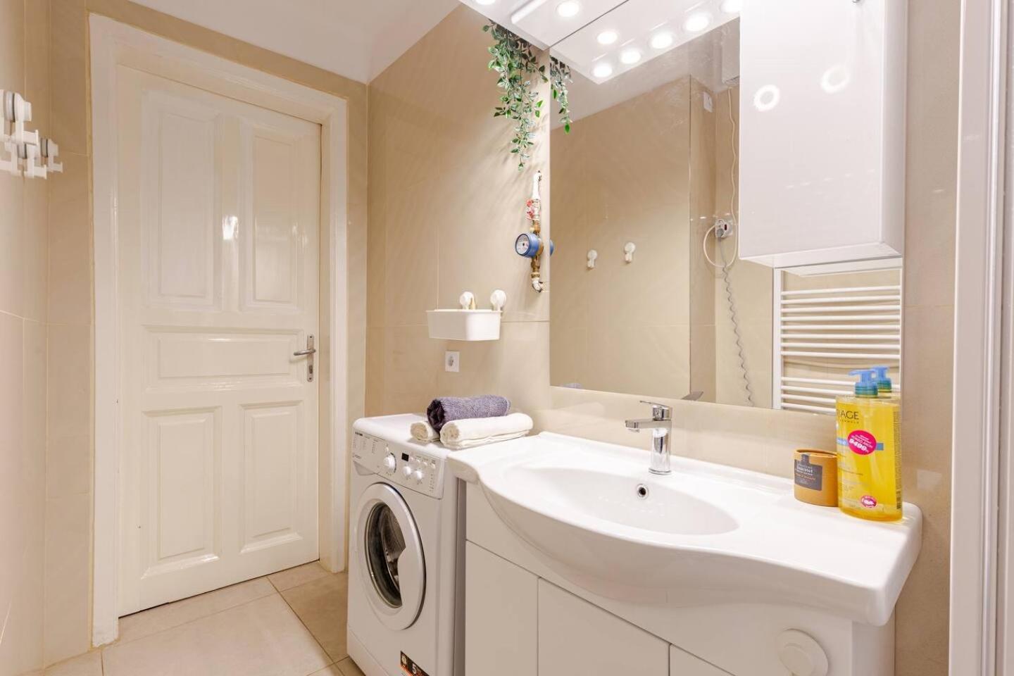 Vibrant Center Apartment บูดาเปสต์ ภายนอก รูปภาพ